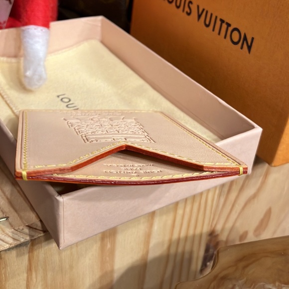 💫🌹 Rare Louis Vuitton Card Holder 🌹💫 - Picture 3 of 9